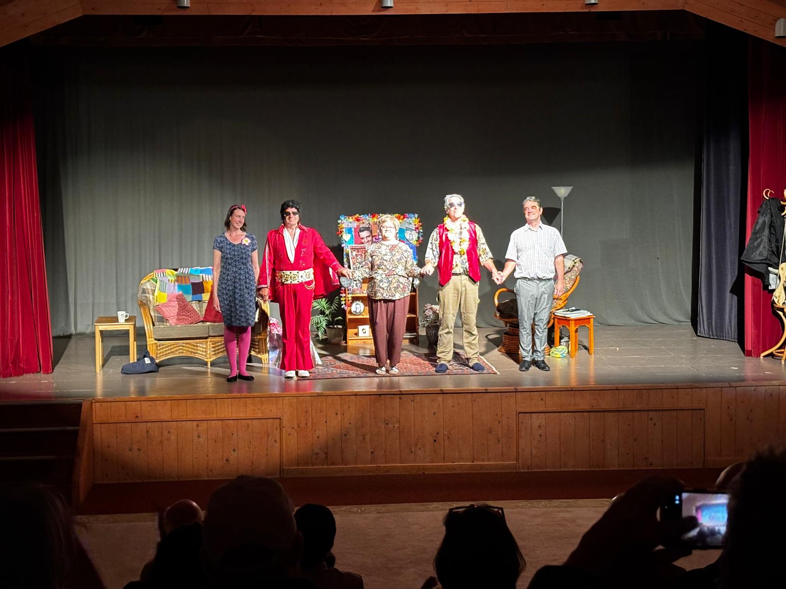 Elvis Cast
